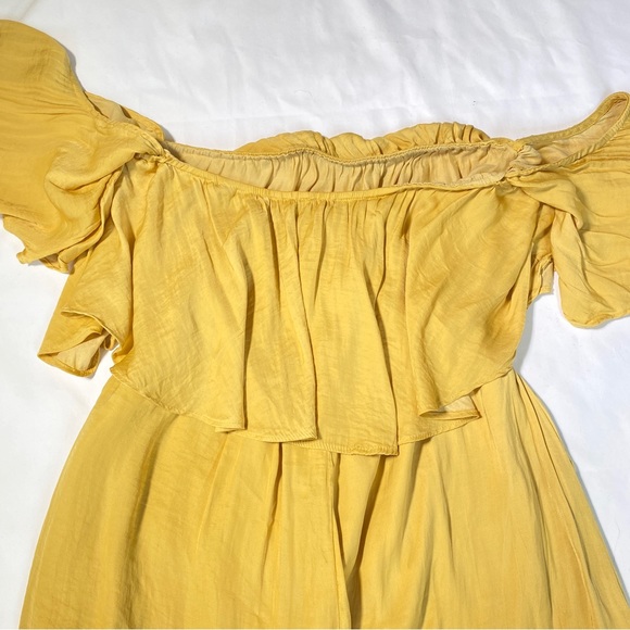 Forever 21 Satin Yellow Off Shoulder Romper Shorts Size Small - Picture 8 of 9
